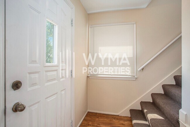 Foto del edificio - AVAILABLE MID-JULY!! 3 Bedroom, 1.5 Single...