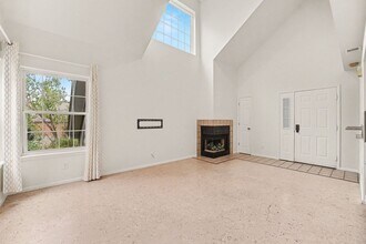 Building Photo - 6761 S Ivy Way