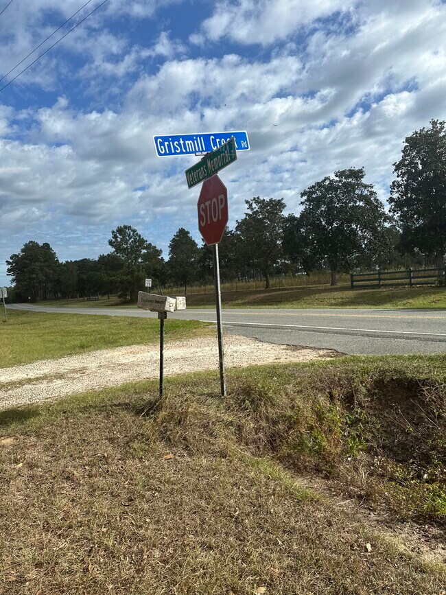 Entrada privada - 13978 Gristmill Creek Rd