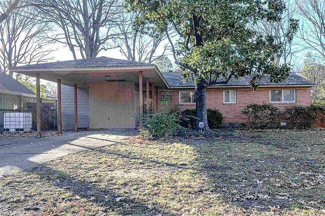 3 Bedroom 2 bathroom home in East Memphis! - 3 Bedroom 2 bathroom home in East Memphis!