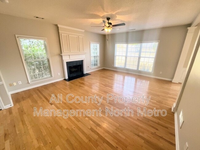 Foto del edificio - 5990 Barrington Ln