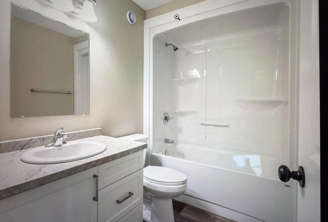 Building Photo - 53 Macwilliams Rd