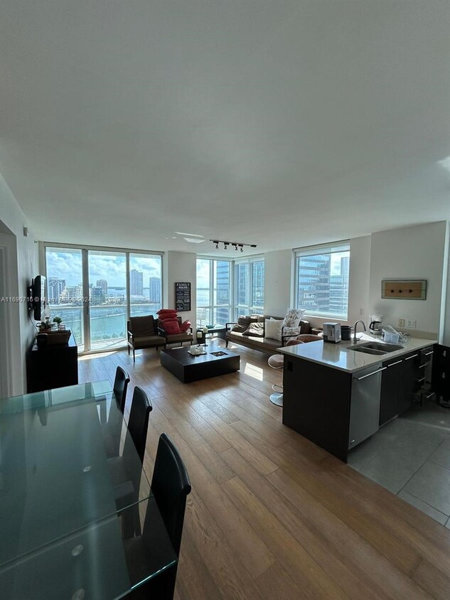 Foto principal - 500 Brickell Ave