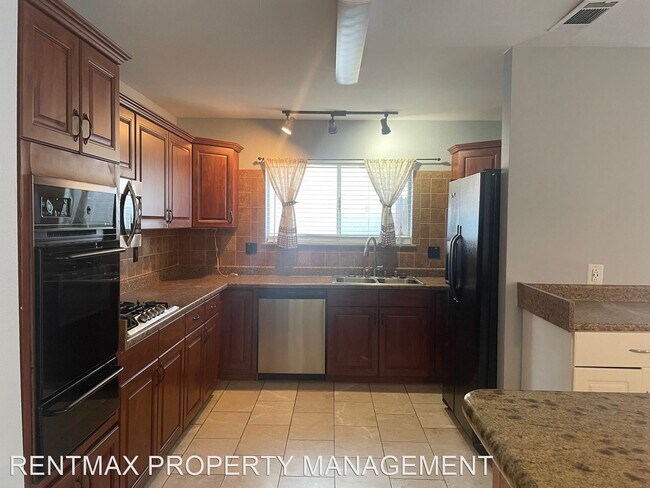 Foto del edificio - 3 br, 2 bath House - 7608 GENZER DRIVE