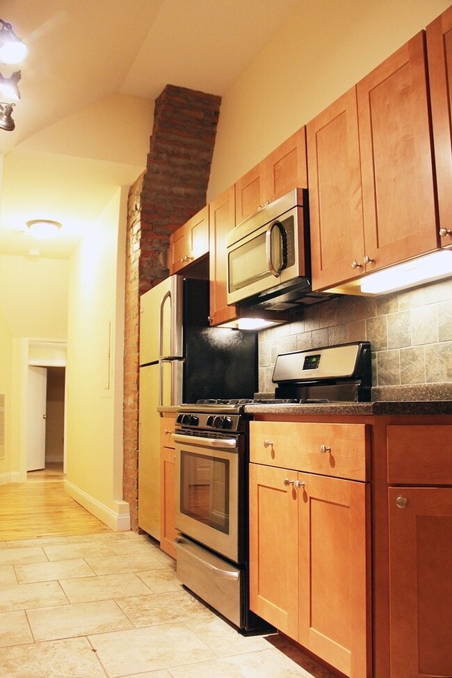 Photo - 162 North St Apartment