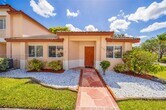 Foto principal - 709 NW 208th Way