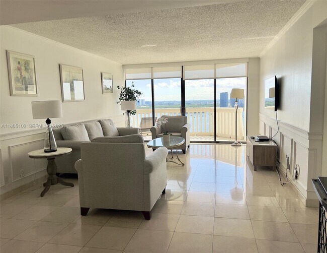 Foto del edificio - 1000 W Island Blvd