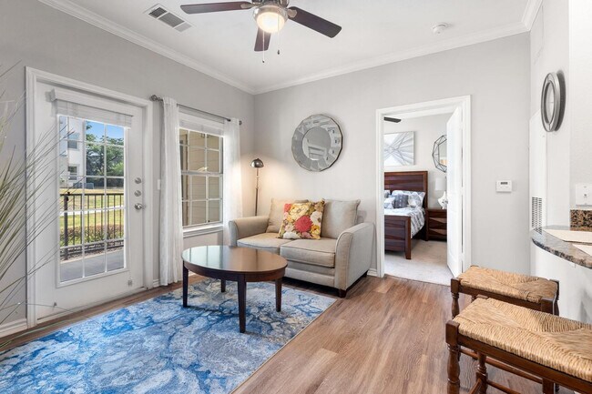 Foto del edificio - 5511 Pecan Spgs Rd