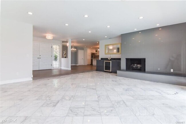 Building Photo - 4 br, 3 bath House - 4759 Del Moreno Pl