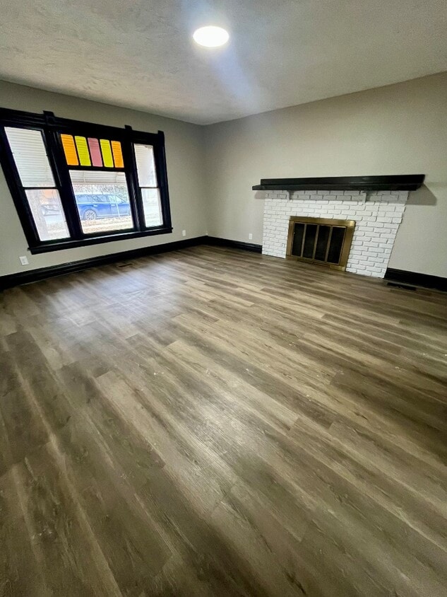 Primary Photo - 2114 Ave G