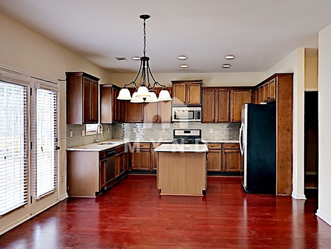 Foto del edificio - 3721 Lake Enclave Way