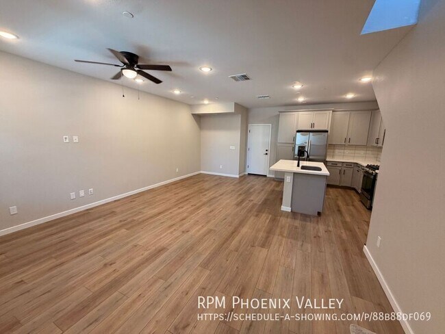 Foto del edificio - 740 E Lark St