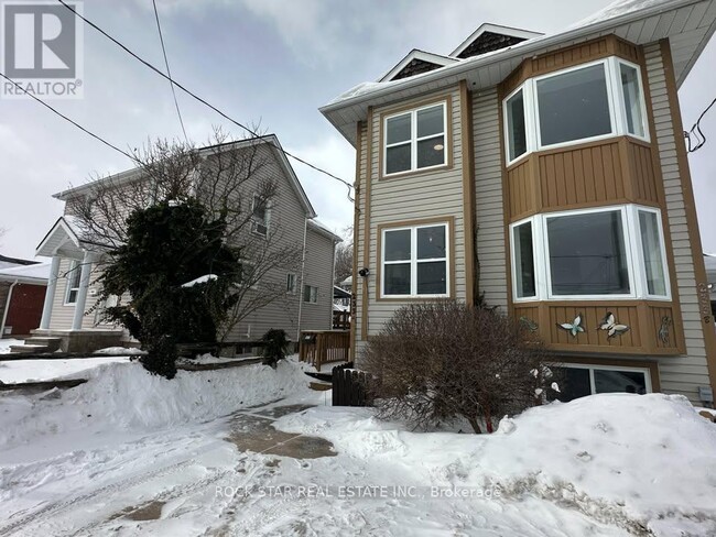 Building Photo - 233-A Vine St