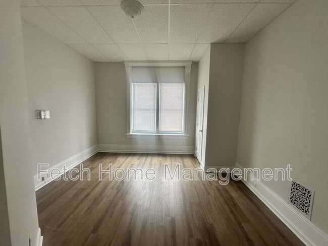 Foto del edificio - 117 S 10th St