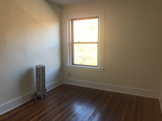 Building Photo - 1489 Beacon St