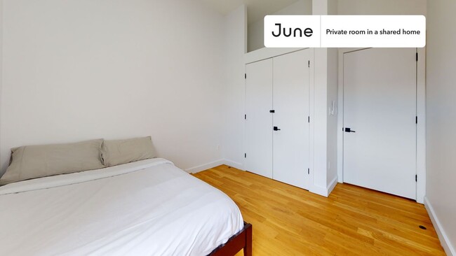 Building Photo - Private bedroom in 5 bed/3 bath Home