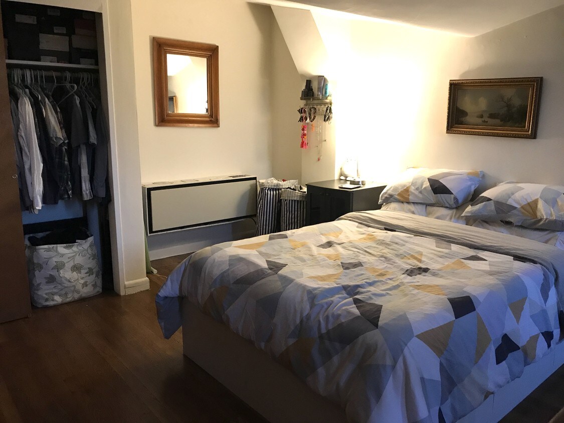 Foto principal - 153 E 88th St