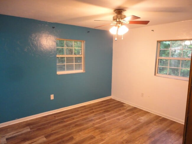 Building Photo - Owner lookin for a 7 month Lease only