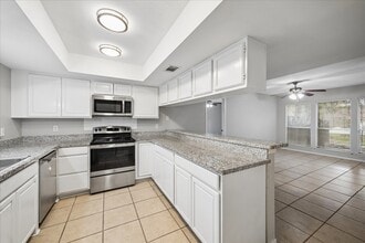 Building Photo - 2 Goldthread Ct