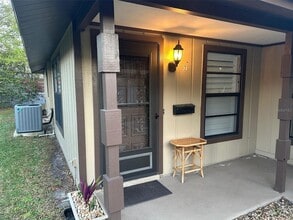 Building Photo - 1980 Tahitian Pl