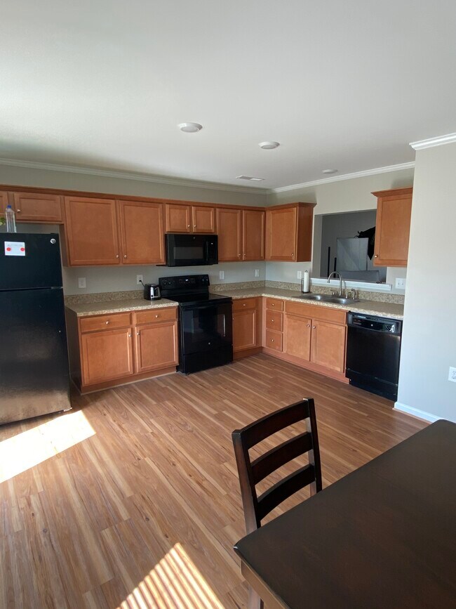 Building Photo - 225 Boyington Place
