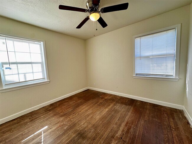 Foto del edificio - 9434 Fairland Dr