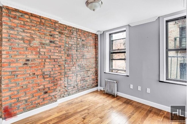 Building Photo - MULBERRY ST.