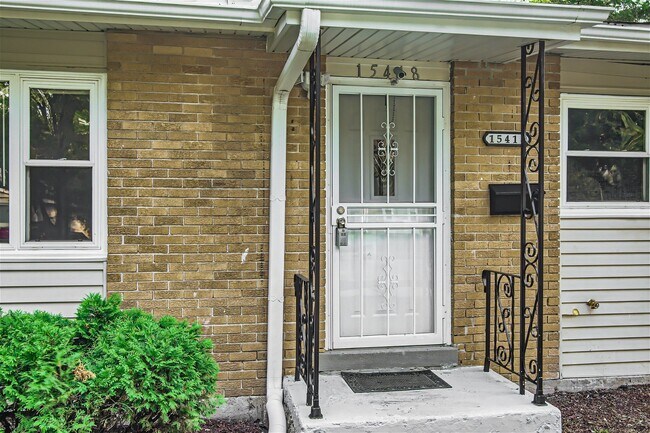 Building Photo - 15418 Dorchester Ave