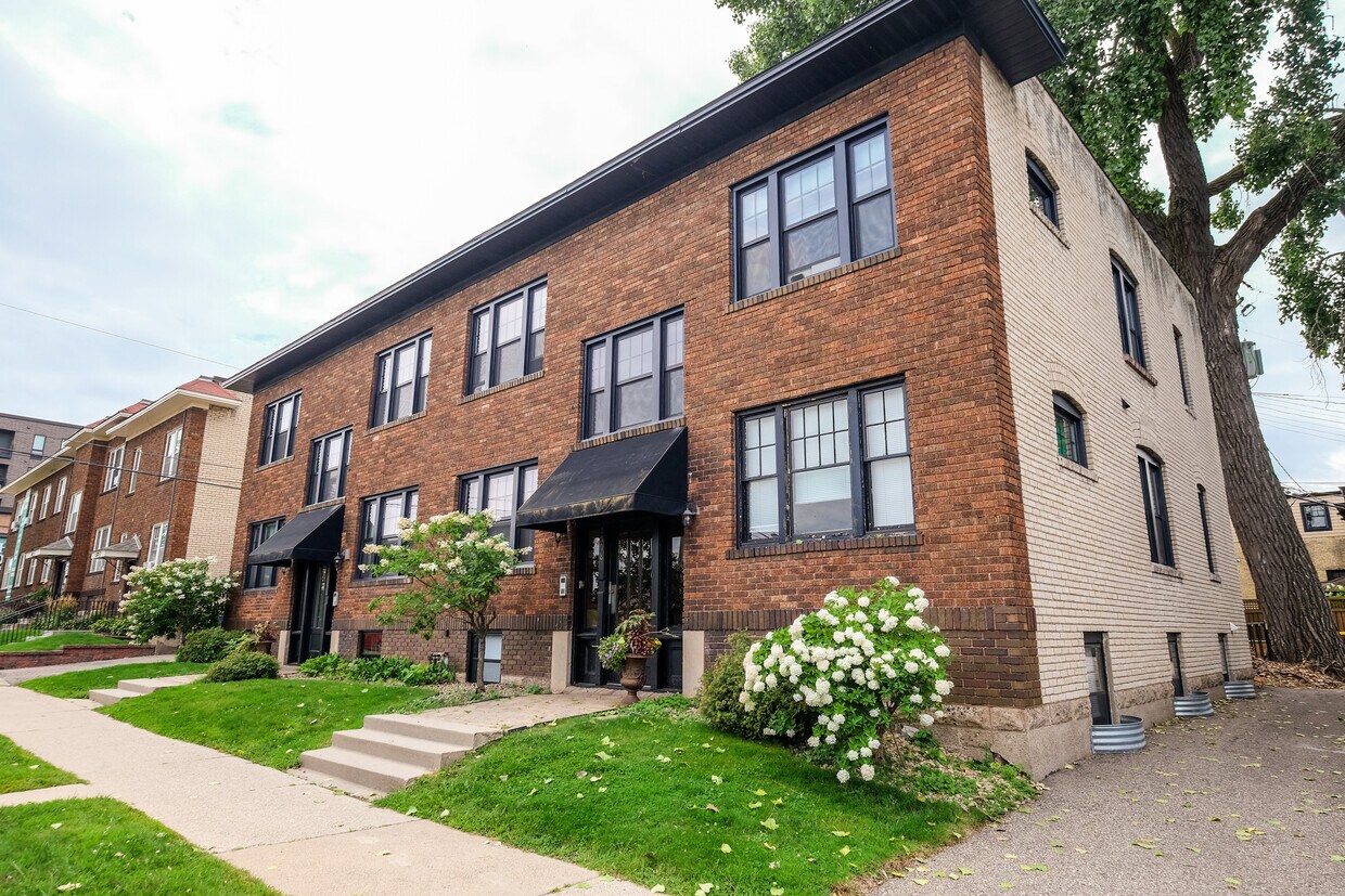Primary Photo - Dayton Avenue Apartments