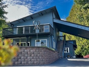 Building Photo - 2024 Vernon Rd