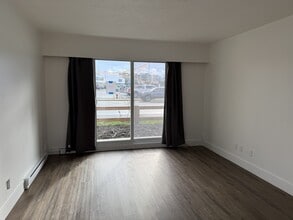 Building Photo - 1500 Dogwood St