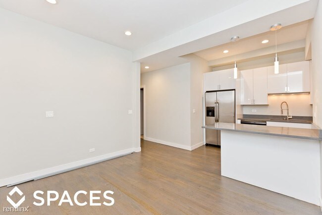 Foto del edificio - 2153 W Division St