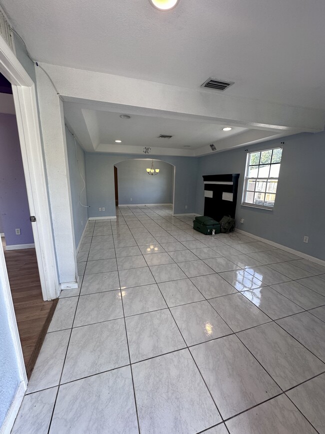 Building Photo - 816 20th St