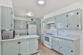 Building Photo - 103 W Hu Esta Dr