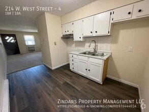 Building Photo - 214 W West St