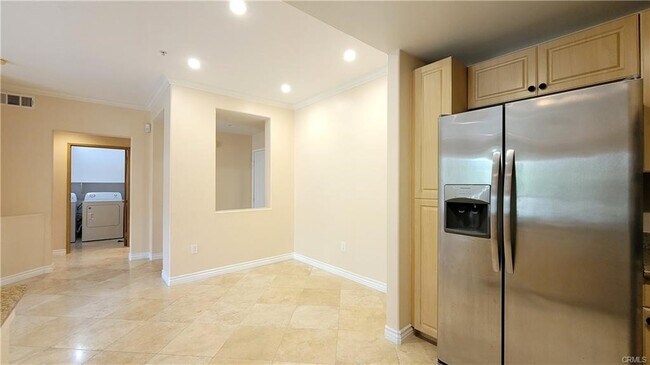 Building Photo - 2305 Watermarke Pl