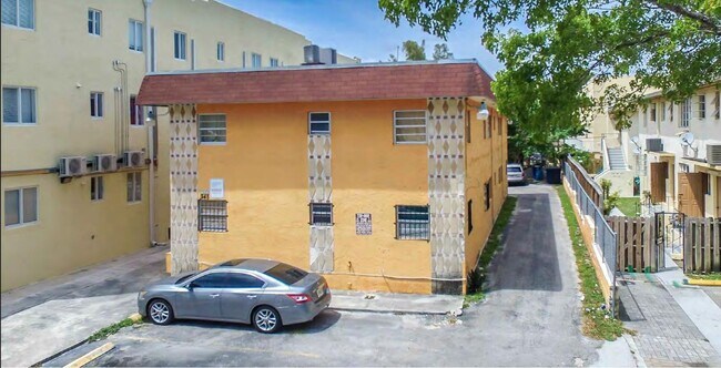 Building Photo - 945 SW 4th St