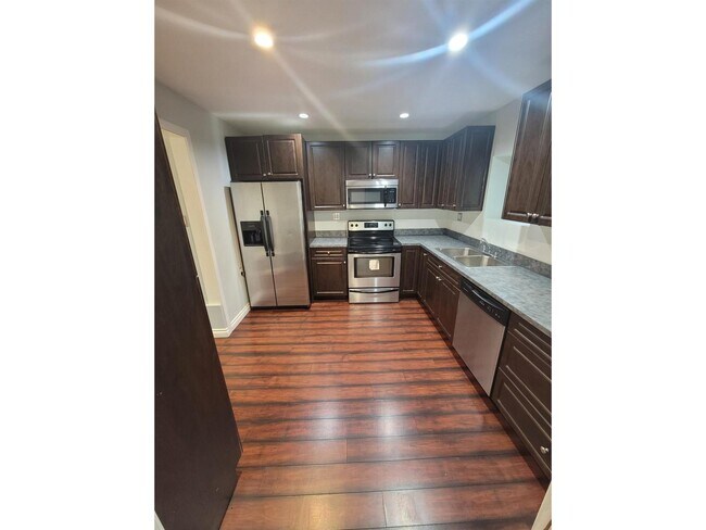 Photo du bâtiment - 4749-207A 207a St