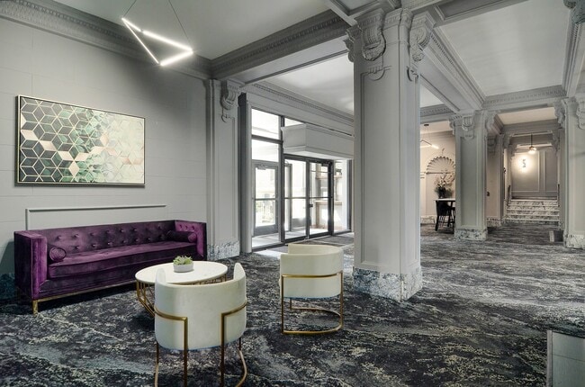 Building Photo - The Buckingham Apartments