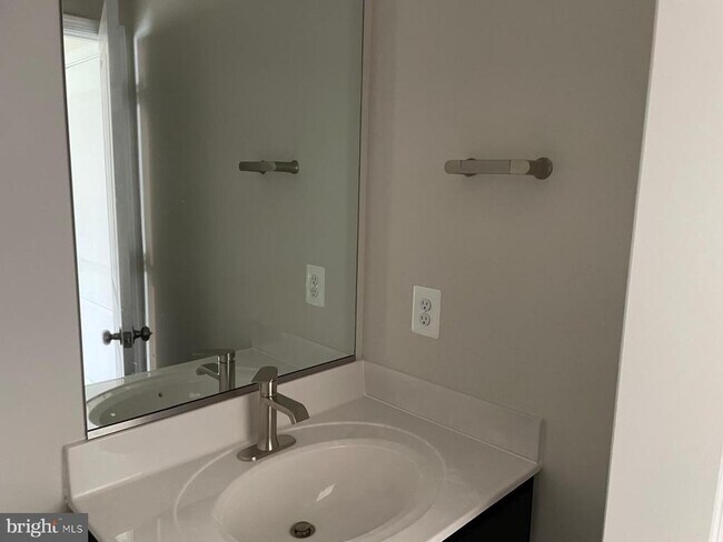 Building Photo - 3816 Drayton Ct