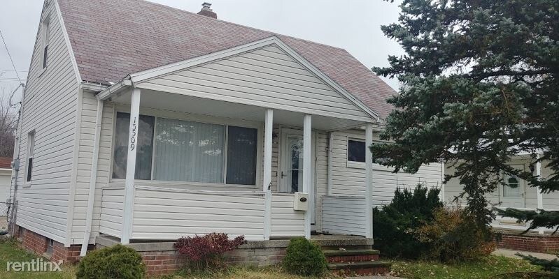 Primary Photo - 4 br, 1.5 bath House - 15509 Walvern Blvd