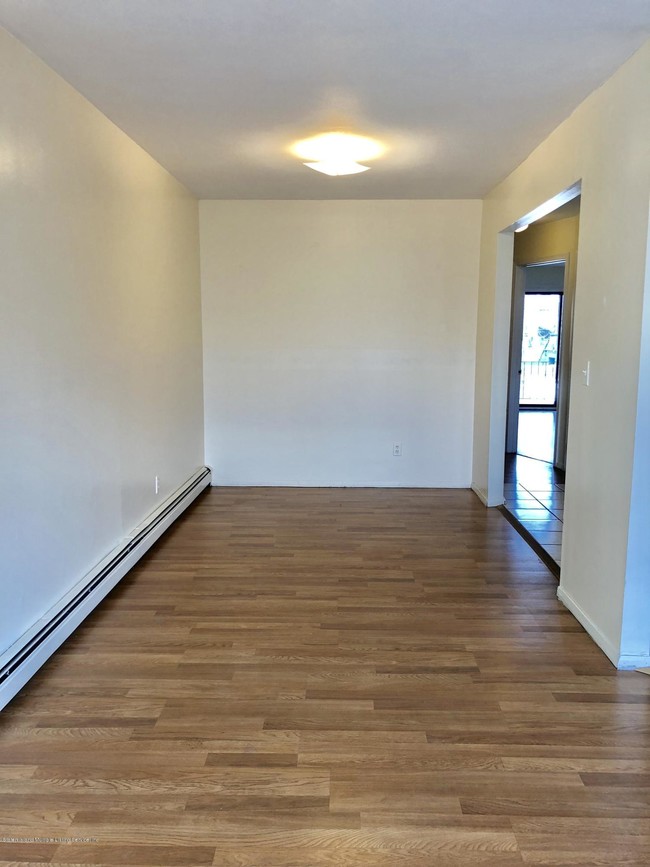 Building Photo - 379 Bradley Ave