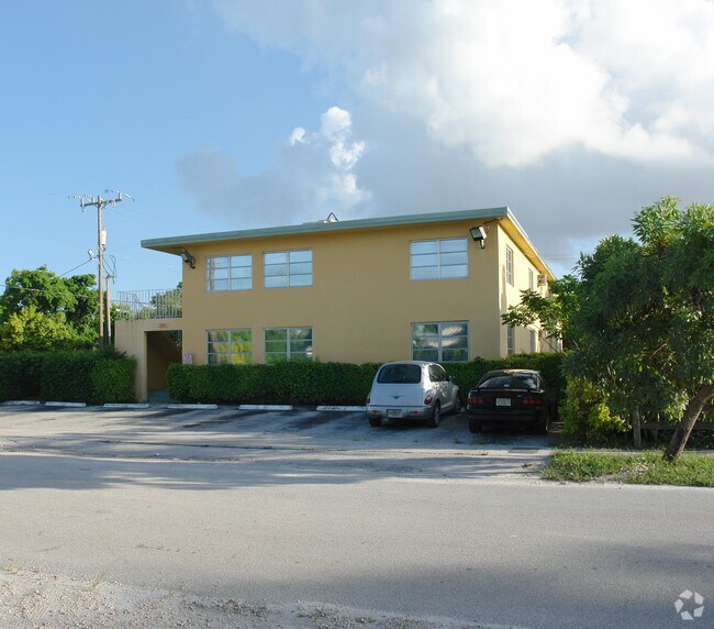 Building Photo - Croissant Park Apartments