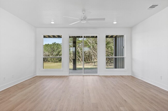 Building Photo - 1326 Morgan's Point Rd