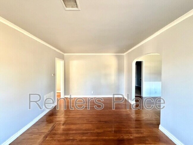 Foto del edificio - 1328 S Erie Ave