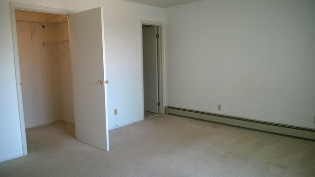 Foto del edificio - 12 Riverview Ct