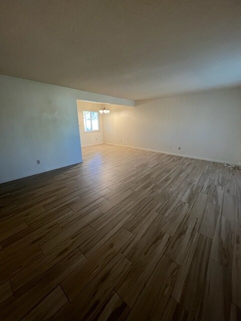 Building Photo - 7560 Valley Vista Ave
