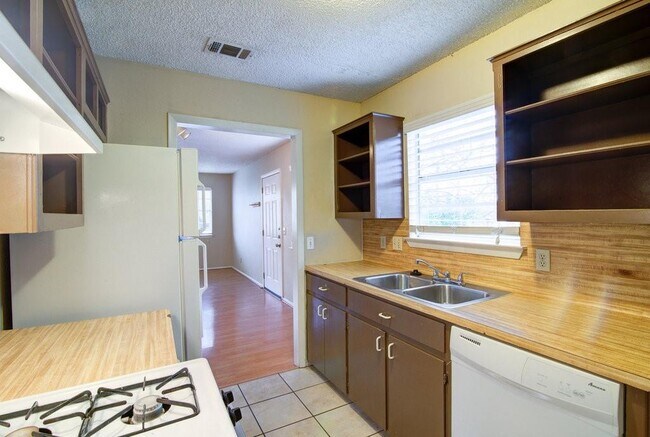 Foto del edificio - 907 Taulbee Ln
