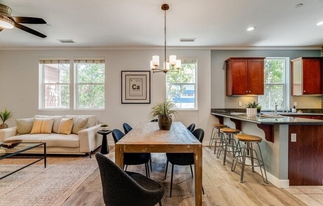 Building Photo - 3591 Sacramento Dr