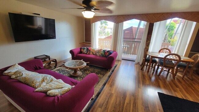 Building Photo - Luxury 2 Bedroom Fully Furnished Town Home...